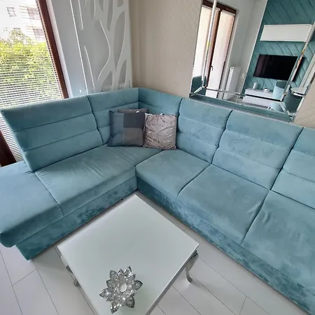 Altoria Apartament White&green شقة